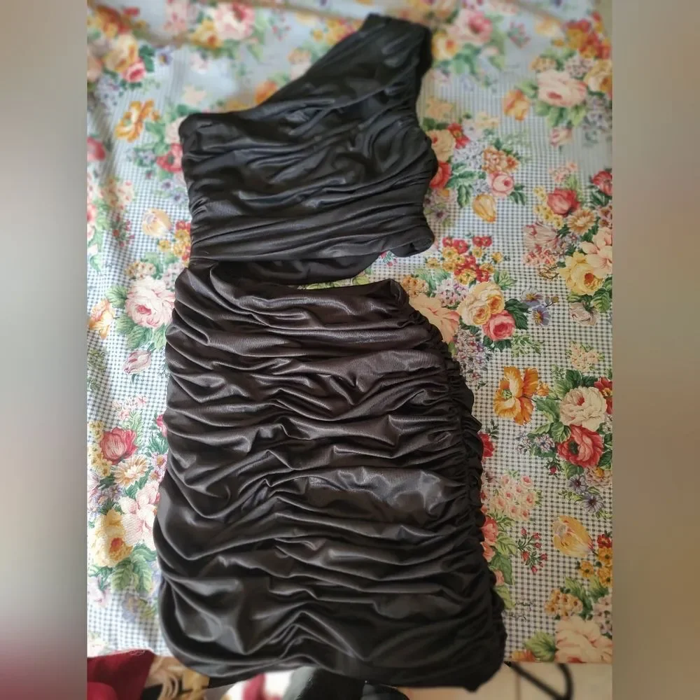 Dress the Population Black One-Shoulder Asymmetrical Ruched Satin Mini Dress S - Picture 5 of 9